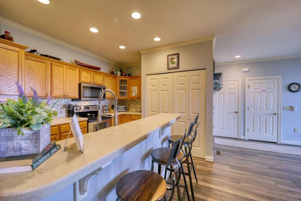 Bucket List Views Sugar Mountain Private Condo - 2Bed, 2Bath, Sleeps 6, Panoramic Views Of Mountains From Large Deck, Short Drive To Shopping, Restaurants, Cafes & Banner Elk Town Exterior photo