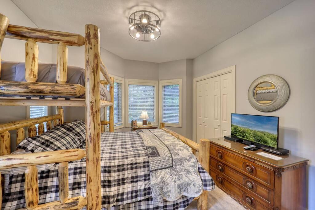 Bucket List Views Sugar Mountain Private Condo - 2Bed, 2Bath, Sleeps 6, Panoramic Views Of Mountains From Large Deck, Short Drive To Shopping, Restaurants, Cafes & Banner Elk Town Exterior photo